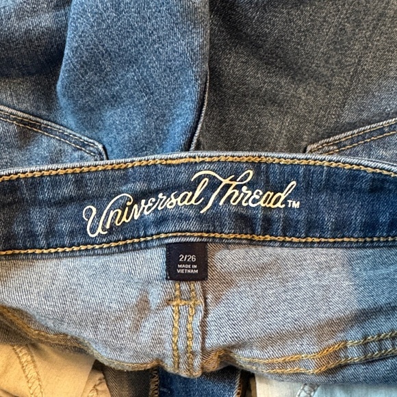 Universal thread- Denim Blue Women's Shorts- size 2/26 - Picture 4 of 4
